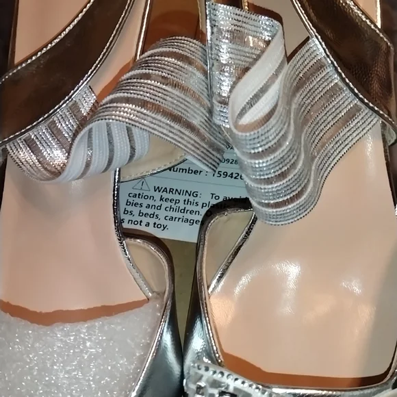 Elegant Silver Women's Shoes with Bow Detail - Picture 10 of 10